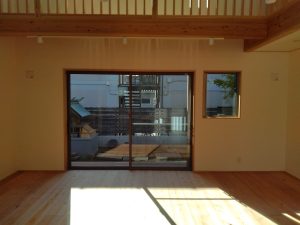 セルローズファイバーと無垢材でつくる家